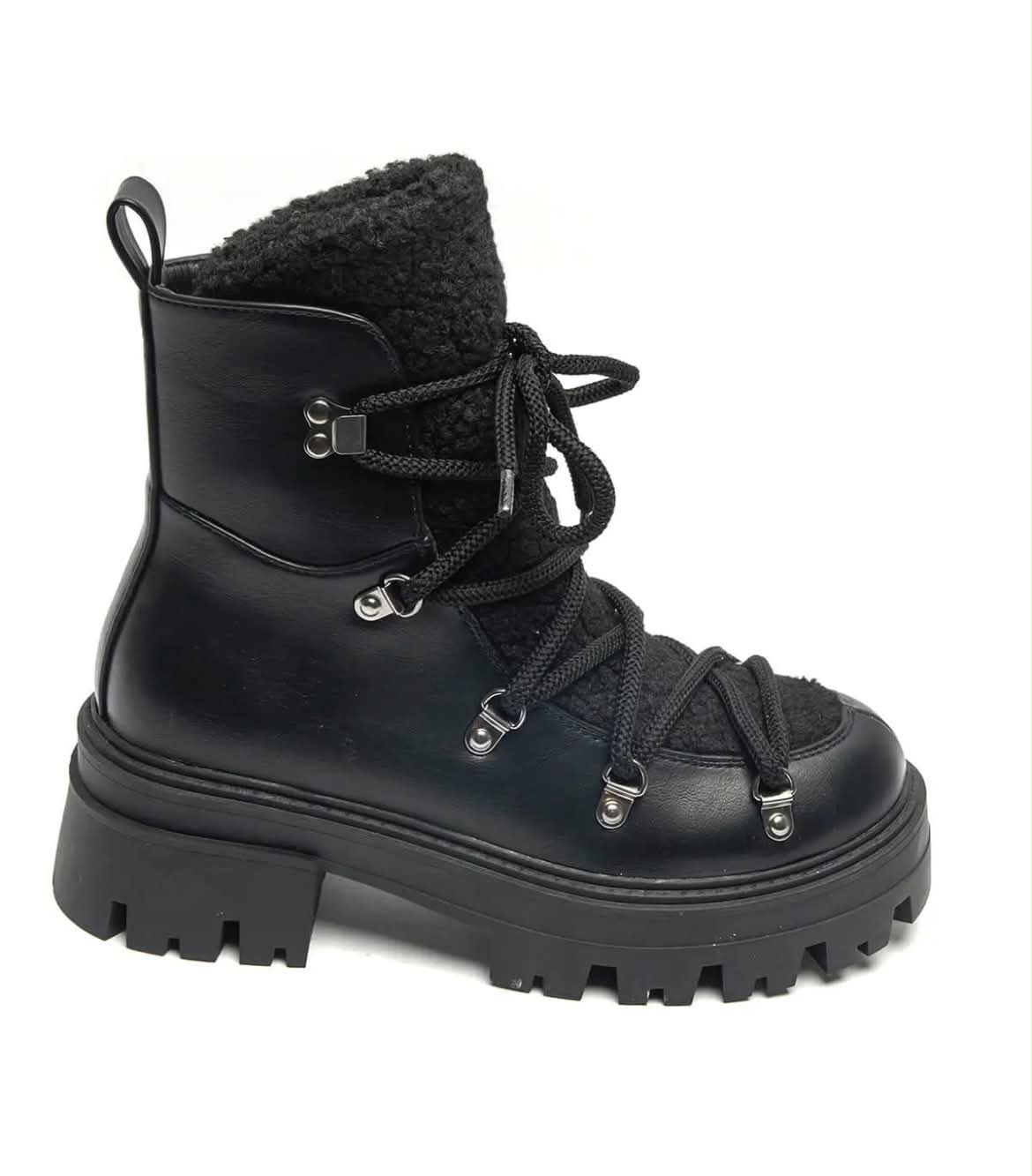 BOOTS SIMILICUIR NOIR FOURRURE SHERPA LACETS SEMELLE PLATEFORME – MISSKCY