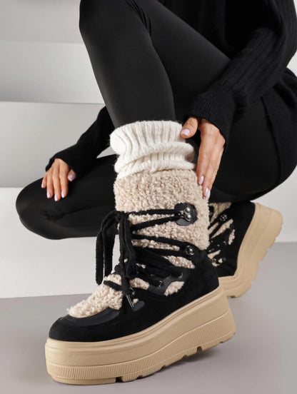 BOTTINES FEMME NOIRES FOURRÉES À LACETS – SEMELLE PLATEFORME CRANTÉE ET COL BOUCLETTE
