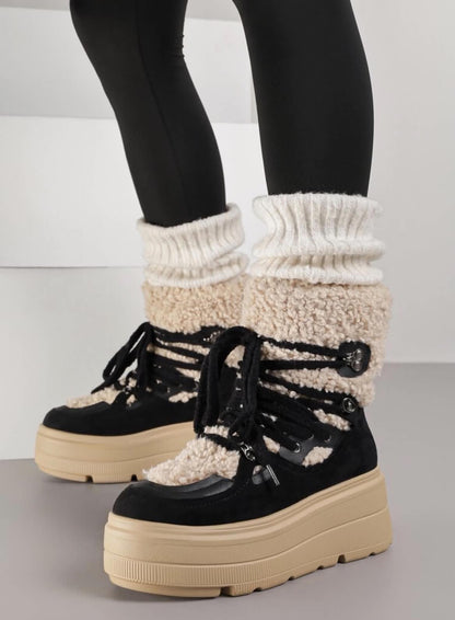 BOTTINES FEMME NOIRES FOURRÉES À LACETS – SEMELLE PLATEFORME CRANTÉE ET COL BOUCLETTE
