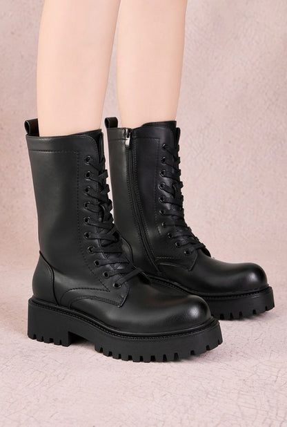 BOTTES RANGERS MI-MOLLET FEMME – NOIRES À LACETS, SEMELLE CRANTÉE MISS ANDY