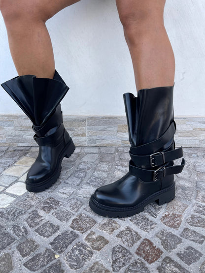 BOTTES BIKER FEMME NOIRES EFFET CUIR – À BOUCLES, SEMELLE CRANTÉE