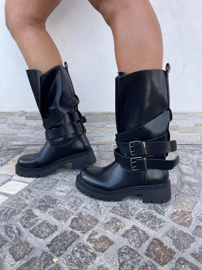 BOTTES BIKER FEMME NOIRES EFFET CUIR – À BOUCLES, SEMELLE CRANTÉE