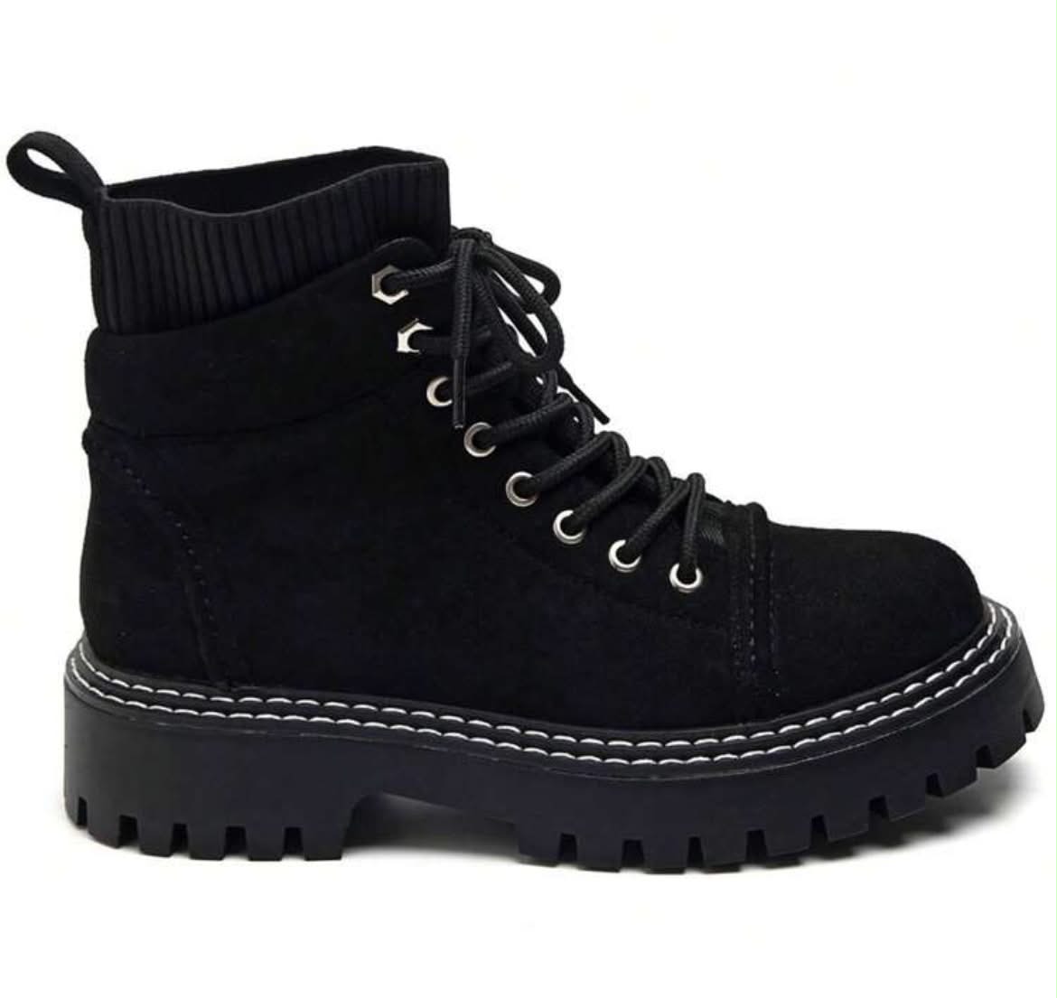 BOOTS SUEDINE NOIR COL CÔTELÉ SURPIQÛRES SEMELLE PLATEFORME MISS PAGE