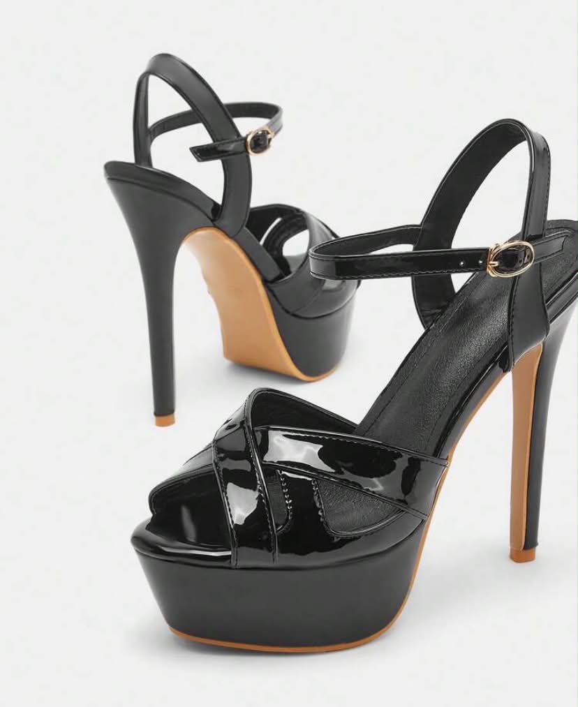 Sandales à Plateforme et Talon Aiguille – Noir Verni Glamour