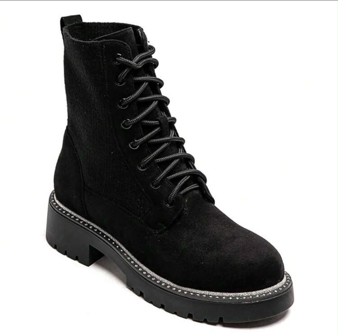 BOOTS SUÉDINE NOIRE LACETS SEMELLE PLATEFORME MISS PALOMA