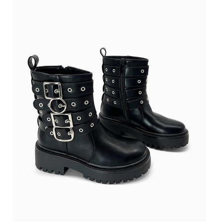 BOTTINES BIKER NOIRES ASPECT CUIR – 4 BOUCLES ARGENTÉES & ŒILLETS MISS RONNA