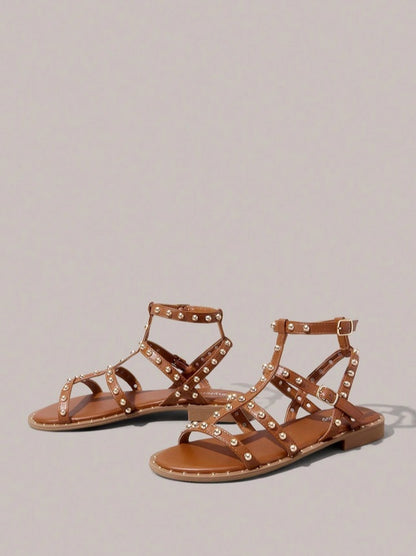 Sandales gladiateurs cloutée miss tya camel