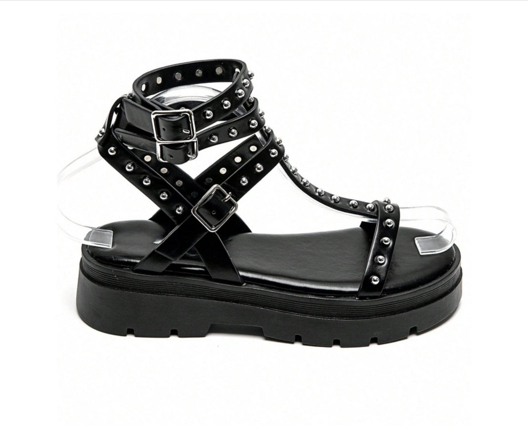 Sandales gladiateurs cloutées à platform miss Glita noir