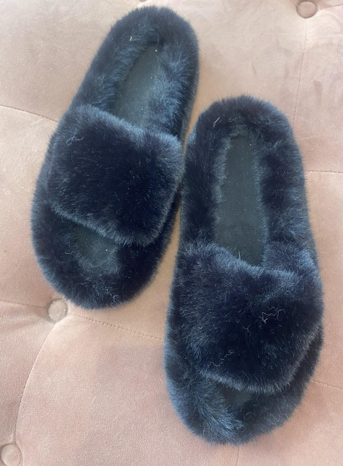SANDALES MISS CARLA FAUSSE FOURRURE NOIR 1 BANDE