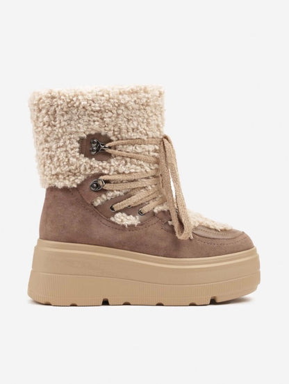BOTTINES FEMME TAUPE FOURRÉES À LACETS – SEMELLE PLATEFORME CRANTÉE ET COL BOUCLETTE