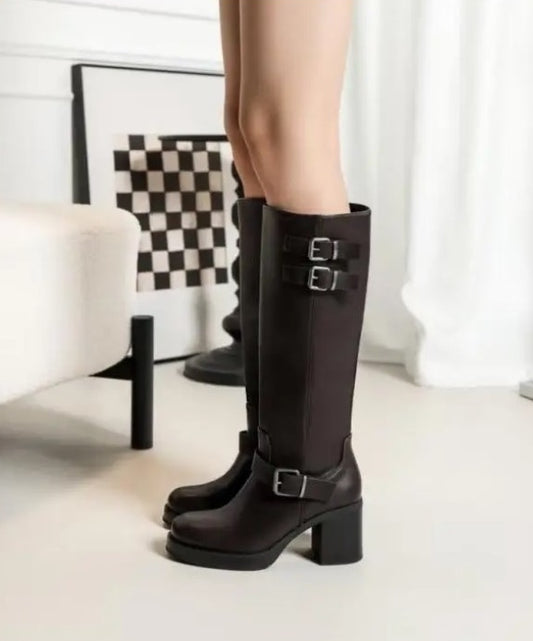 BOTTES AVEC TALONS EPAIS ET BOUCLES DECORATIVES MISS JOYCE MARRON FONCE