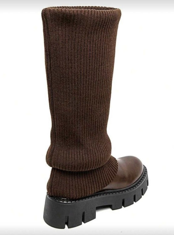 BOTTES HAUTES FEMME SIMILI CUIR AVEC GUETTE FAÇON CHAUSSETTE – MISS SIENNA CHOCO
