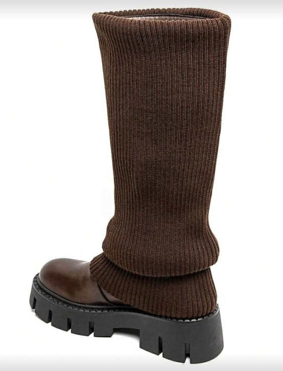 BOTTES HAUTES FEMME SIMILI CUIR AVEC GUETTE FAÇON CHAUSSETTE – MISS SIENNA CHOCO