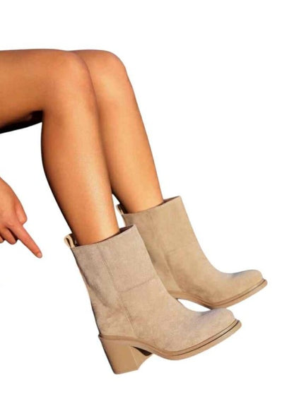 BOTTINES EN DAIM FEMME – TALON CARRÉ CONFORTABLE – MISS AUDRINA BEIGE
