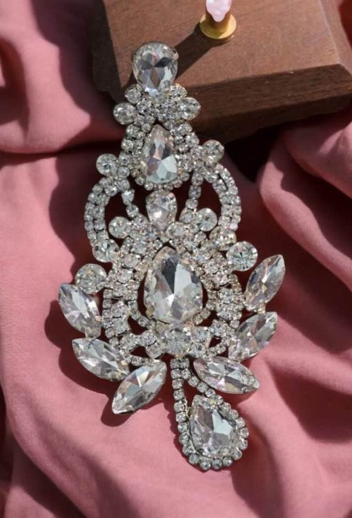 Boucles d’Oreilles Cristal Royal – Glamour Intemporel & Éclat Majestueux