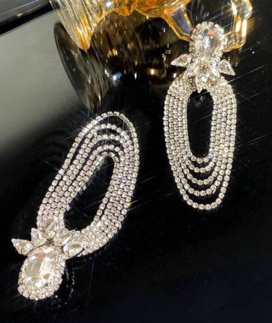 Boucles d’Oreilles Cristal Royal – Glamour Intemporel & Éclat Majestueux