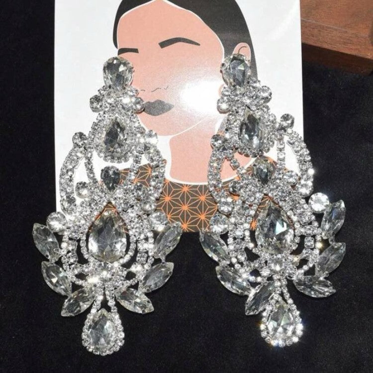 Boucles d’Oreilles Cristal Royal – Glamour Intemporel & Éclat Majestueux