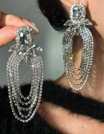 Boucles d’Oreilles Cristal Royal – Glamour Intemporel & Éclat Majestueux