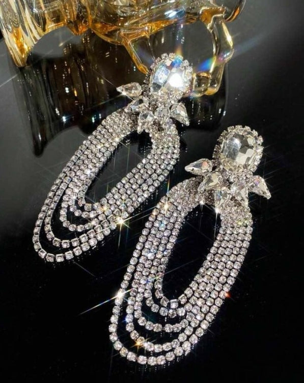 Boucles d’Oreilles Cristal Royal – Glamour Intemporel & Éclat Majestueux