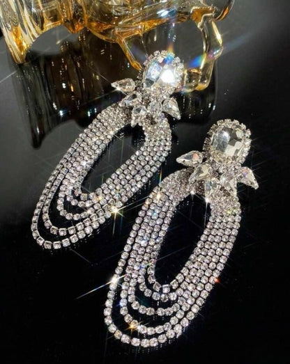 Boucles d’Oreilles Cristal Royal – Glamour Intemporel & Éclat Majestueux