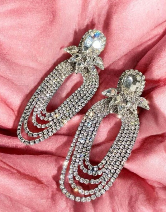 Boucles d’Oreilles Cristal Royal – Glamour Intemporel & Éclat Majestueux