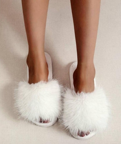 Chaussons “Plume de Mariée” – Fausse Fourrure Blanche Douceur
