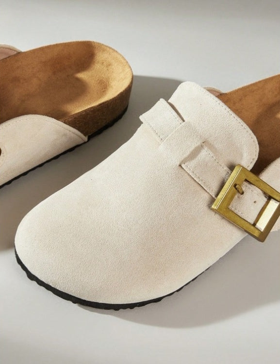 Chaussures femme sabot boucle miss clogs blanc cassé et or