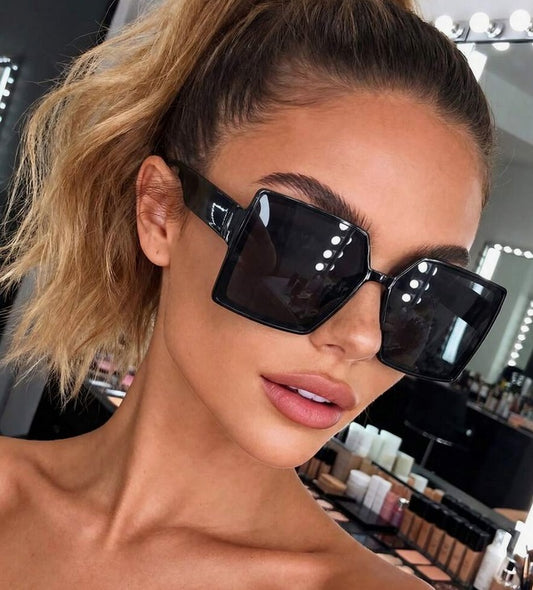 Lunettes de soleil oversize femme glamour miss claudia