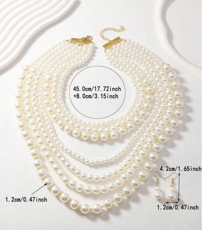 Collier Multi-Rangs de Perles – Élégance Intemporelle