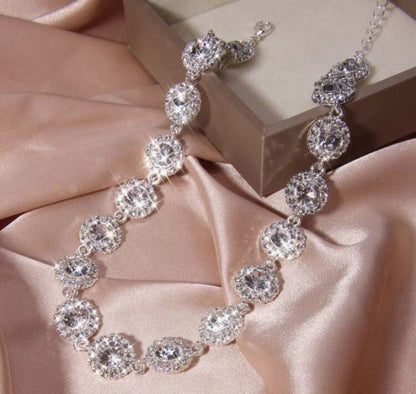 Collier strass mariage & soirée – Modèle “Reine d’un soir”