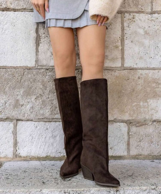 BOTTES HAUTES SUÉDINE BOUT POINTU TALON BLOC – MISS ABIGAIL DARK BROWN