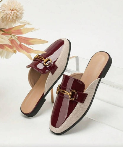 Mules Élégantes Bimatière à Mors Doré - Bordeaux & Beige