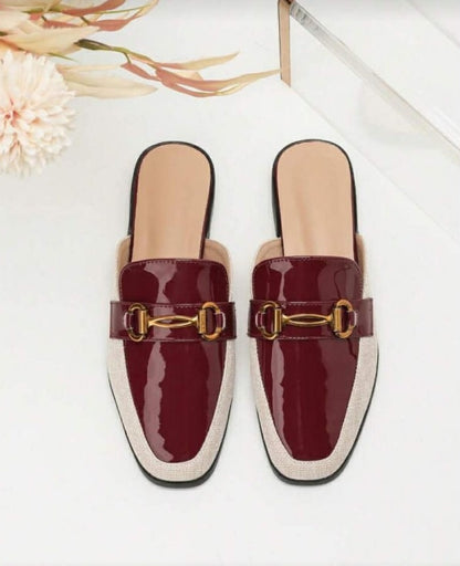Mules Élégantes Bimatière à Mors Doré - Bordeaux & Beige