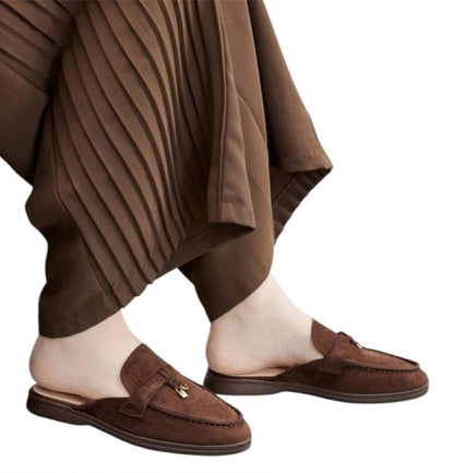 Mules Loafers Marron à Détails Dorés – L'Élégance Décontractée