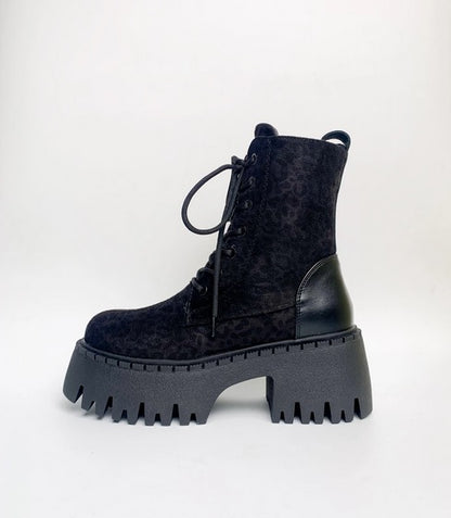 BOTTINES À LACETS NOIRES IMPRIMÉ LÉOPARD – SIMILI PREMIUM & SEMELLE XXL CRANTÉE MISS OMG