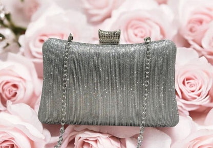 Pochette clutch cascade de strass argent – Brillance Infinie