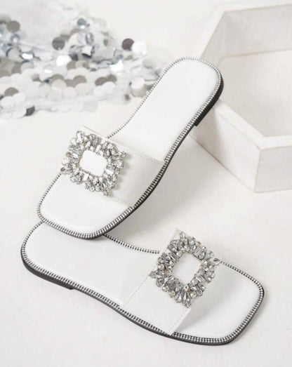Sandales Mariage & Soirée Strass Luxe – Modèle “Élégance Blanche”