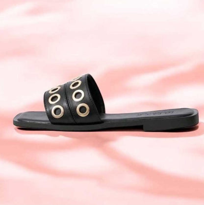SANDALES NOIR CLOUTEES RIVETS DORES ELEGANCE & AUDACE