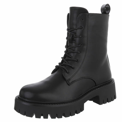 BOTTINES À LACETS NOIRES – SEMELLE CRANTÉE PLATEFORME MISS ALYA