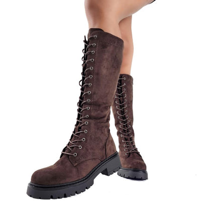 BOTTES HAUTES À LACETS MARRON ASPECT DAIM – ZIP INTÉRIEUR & SEMELLE CRANTÉE MISS ALICIA