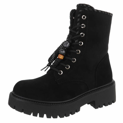BOTTINES À LACETS NOIRES ASPECT DAIM – PERLES DÉCORATIVES & SEMELLE CRANTÉE MISS DAYANA