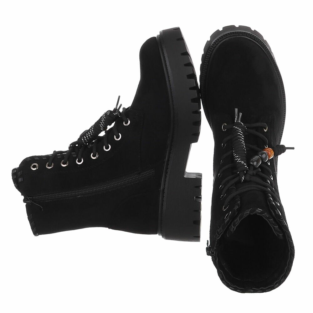 BOTTINES À LACETS NOIRES ASPECT DAIM – PERLES DÉCORATIVES & SEMELLE CRANTÉE MISS DAYANA