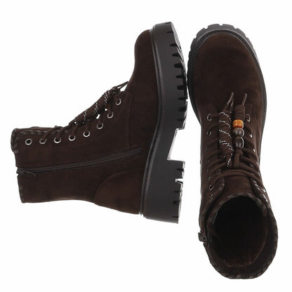 BOTTINES À LACETS MARRON ASPECT DAIM – PERLES DÉCORATIVES & SEMELLE CRANTÉE
