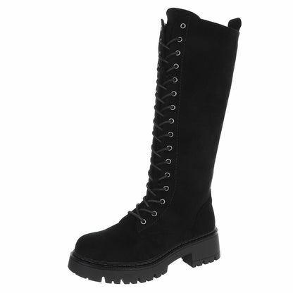BOTTES HAUTES À LACETS NOIRES ASPECT DAIM – SEMELLE CRANTÉE